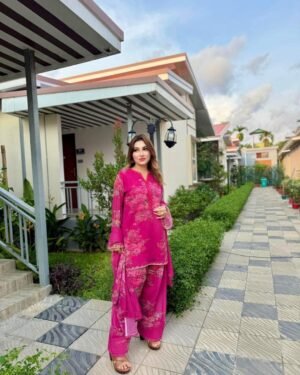 White Gold Georgette Three Piece